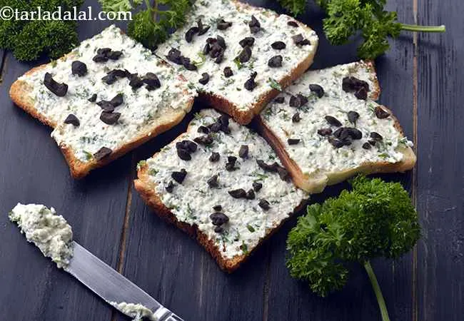 Cheesy Paneer and Parsley Toast