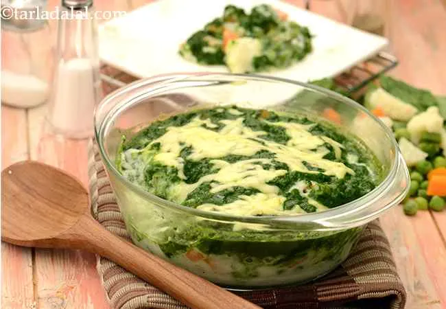 Creamy Mixed Vegetables in Spinach Gravy