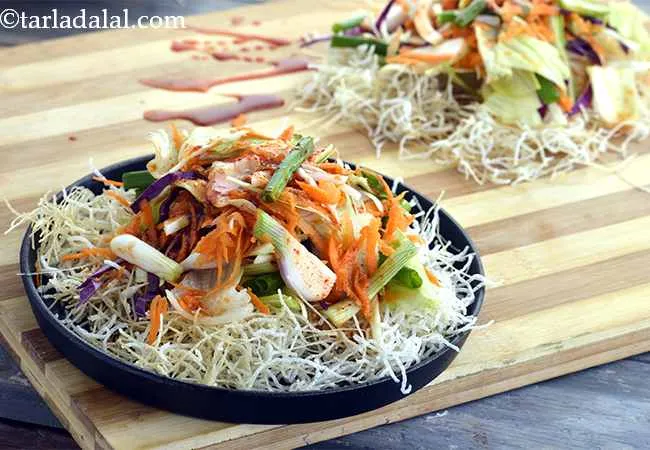 Crispy Rice Noodles with Vegetable Salad