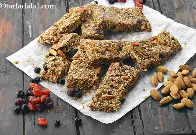 Date Oats and Mixed Berries Granola Bars