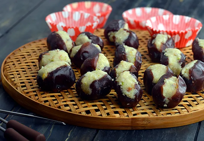 Dry Fruit Stuffed Dates