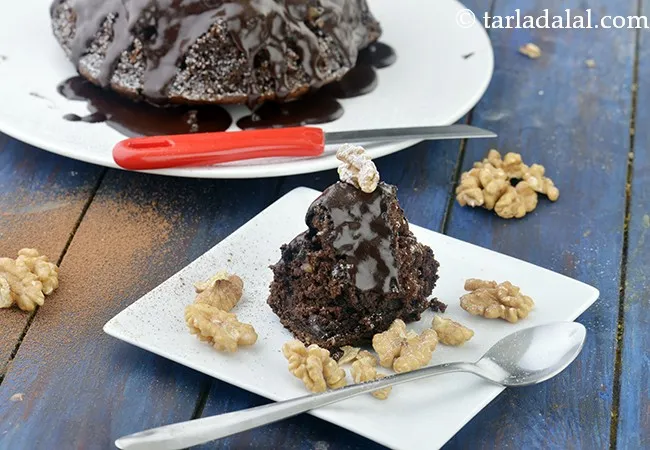Eggless Chocolate Fudge Cake