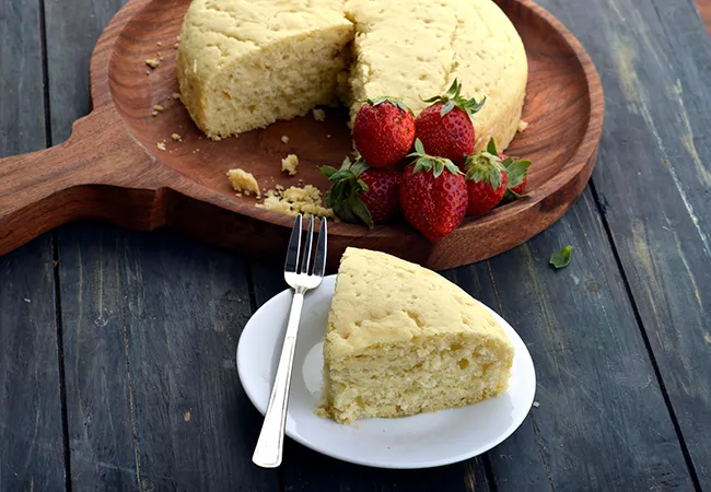  Eggless Vanilla Cake Using Oil ( Cakes and Pastries )