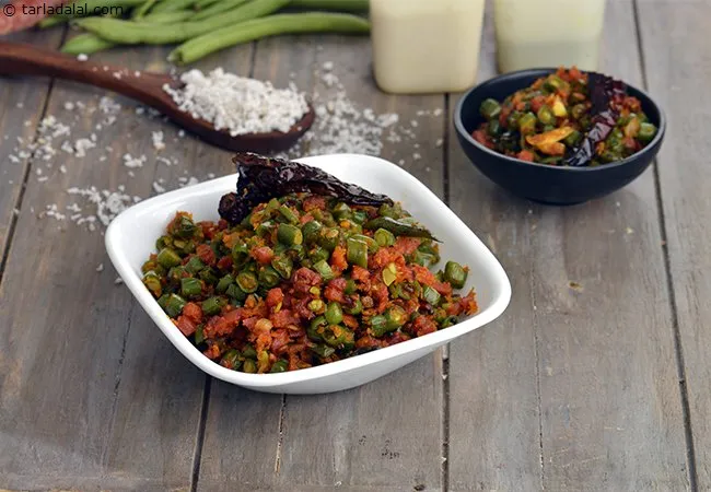 french beans and carrot thoran recipe | carrots beans thoran | Kerala style carrot thoran dry sabzi