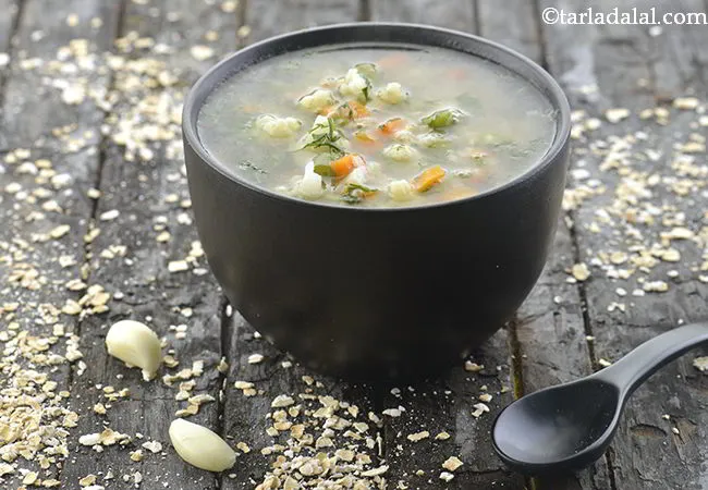 garlic vegetable soup recipe | easy healthy clear vegetable soup | mix vegetable garlic soup | mix vegetable soup for weight loss