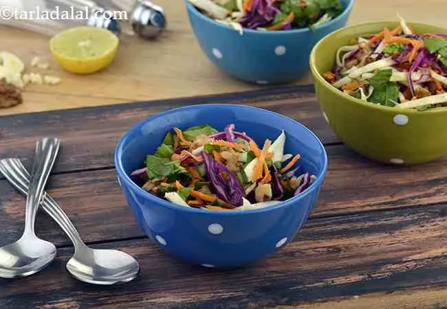 Garlicky Cabbage and Spinach Salad