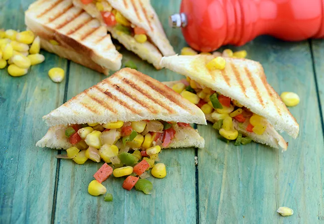 Grilled Corn and Capsicum Sandwich