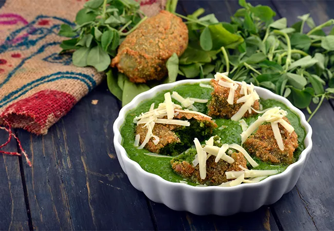  Hara Bhara Kebab in Green Gravy