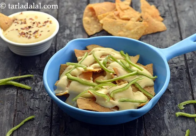चीज़ी नाचोज़ रेसिपी रेसिपी | चीज नाचोज़ | भारतीय स्टाइल चीज़ नाचोज़ | Indian Style Nachos with Cheese