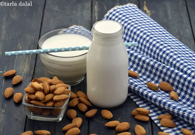 Indian almond milk recipe | unsweetened vanilla almond milk | instant almond milk | almond milk without soaking |