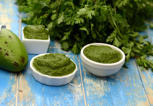  काच्ची केरी नी चटनी - Kacchi Keri Ni Chutney ( Gujarati Recipe) 