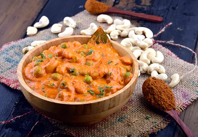 Kaju Mutter Masala