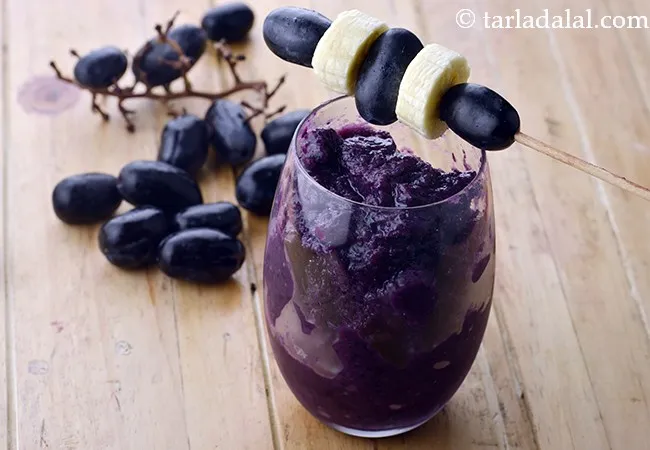 Kale Angoor Aur Kela ka Slush
