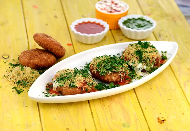 Dahi Kachori ( Mumbai Roadside Recipes )