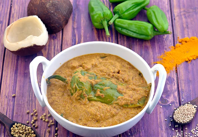  मिर्ची का सालन, हैदराबादी मिर्ची के सलान की रेसिपी - Hyderabadi Mirchi Ka Salan