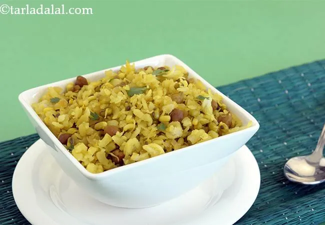 स्प्राउट्स पोहा रेसिपी | मिक्स स्प्राउट्स पोहा | हेल्दी स्प्राउट्स पोहा | २० मिनट में नाश्ता - पोहा - Mixed Sprouts Poha