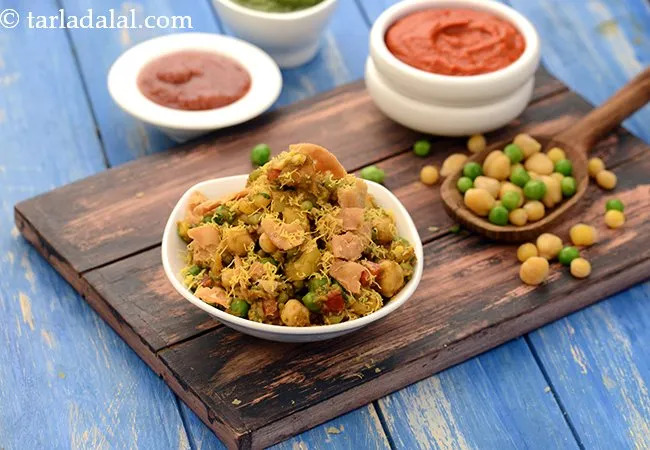 Mixed Sprouts and Green Pea Chaat
