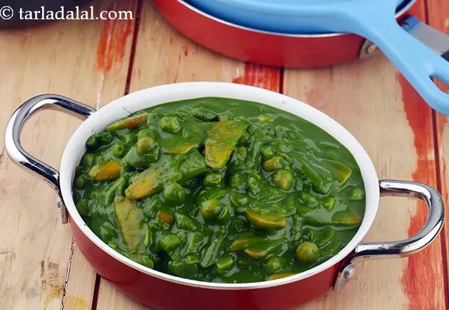 Mixed Vegetables in Palak Methi Gravy