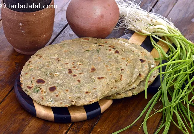 multigrain garlic roti recipe | multigrain hare lehsun ki roti | multigrain garlic roti for weight loss | green garlic paratha