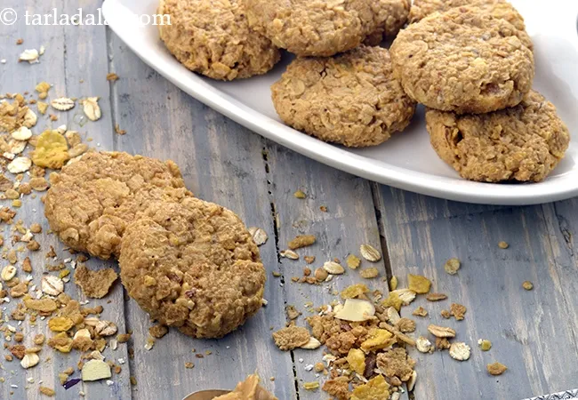 नो बेक ओटस्, म्युसली अ‍ॅन्ड पीनट बटर कुकीज़ | No Bake Oats, Muesli and Peanut Butter Cookies ( Lactose and Dairy Free)