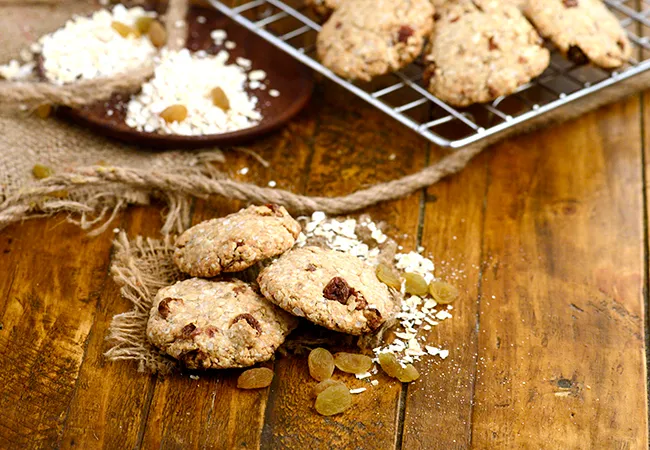  Oat and Raisin Cookies ( Healthy Heart and Low Cholesterol Recipe)