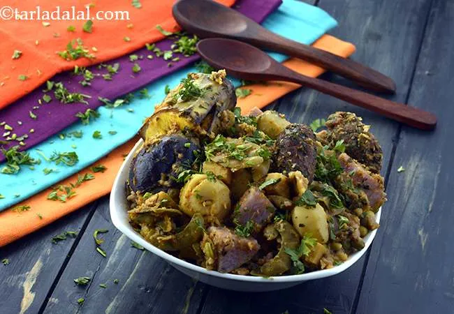 Oondhiya, Undhiyu, Gujarati Undhiyu Recipe