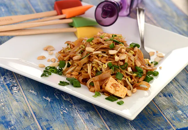  Vegetarian Pad Thai Noodles, Indian Style