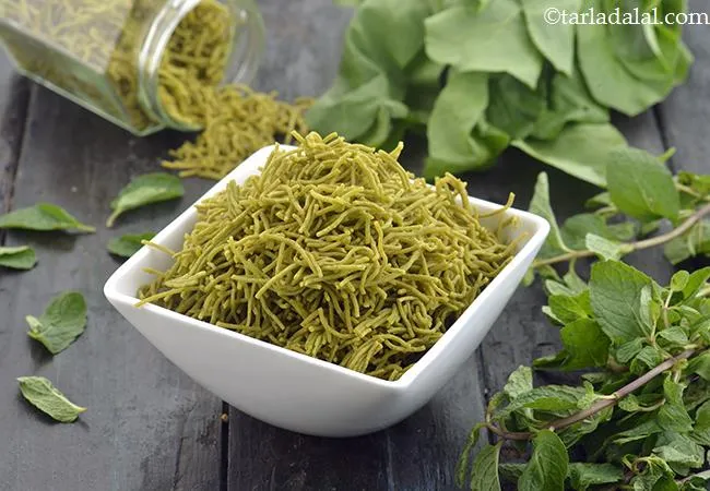 Palak Pudina Sev, Jar Snack