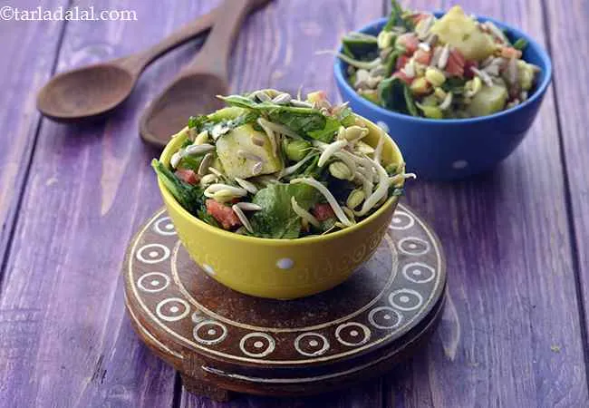 Pear Spinach and Bean Sprouts Salad