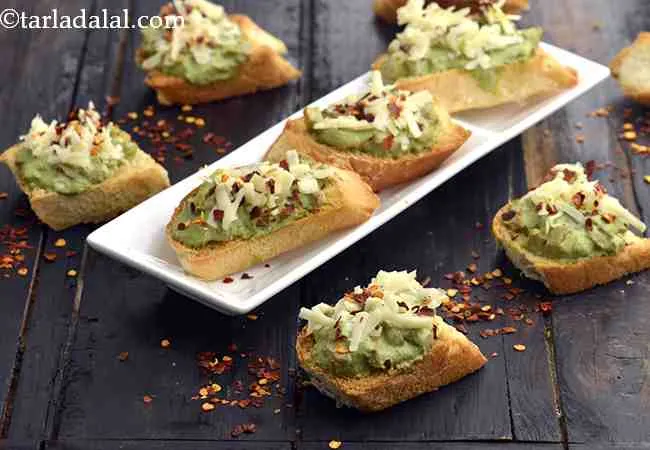 Pesto and Roasted Red Capsicum Bruschetta