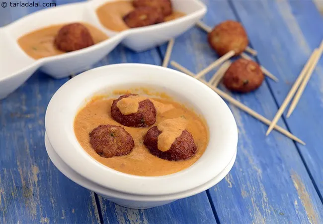 Potato Koftas in Makhani Gravy