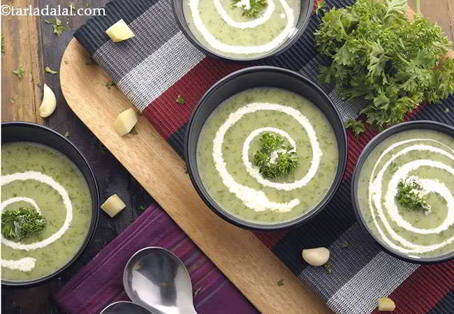 पोटैटो पार्सले सूप रेसिपी | आलू सूप | आलू का सूप | अजमोद आलू का सूप | Potato and Parsley Soup