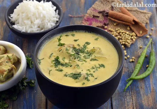 Punjabi Pakoda Kadhi