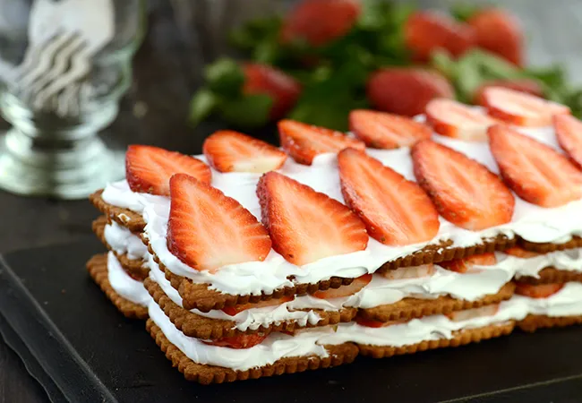  Quick Strawberry Delight ( Eggless Desserts Recipe)