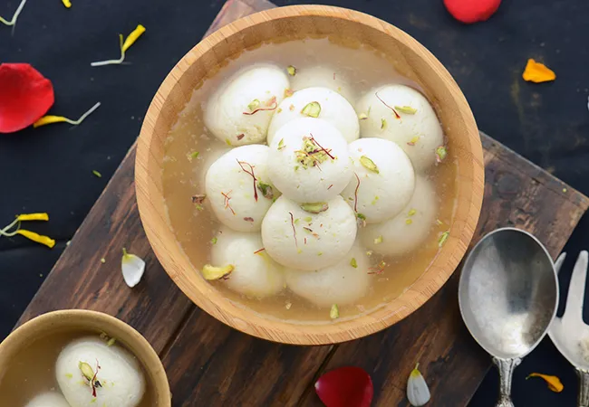 Rasgulla Mithai, Bengali Style Rasgulla