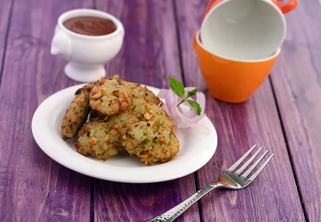 Rice and Peanut Pakoda