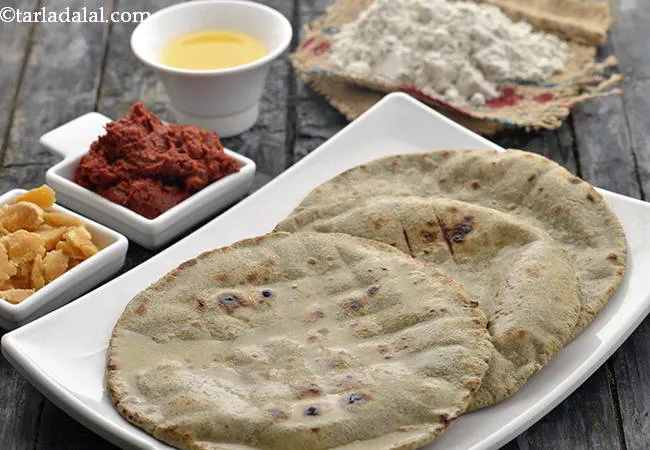 રોટલા રેસીપી | બાજરીના રોટલા | ગુજરાતી શૈલીના બાજરીના રોટલા | બાજરીના રોટલા બનાવવાની રીત | Rotla ( Gujarati Recipe), Bajra Na Rotla Recipe