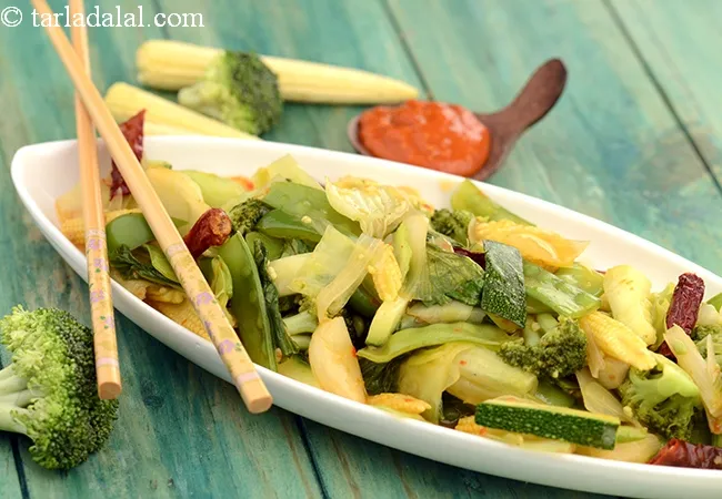 શેઝવાન સ્ટાઇલના સ્ટર ફ્રાઇડ વેજીટેબલસ્ | Schezuan Style Stir Fried Vegetables