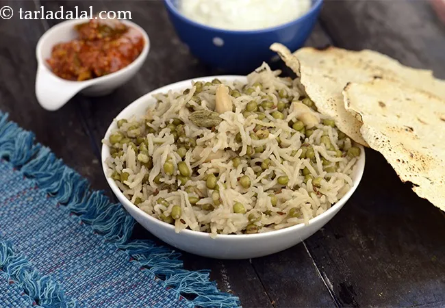 Shahjahani khichdi recipe | Mughlai Shahjahani khichdi | whole green moong khichdi | moong ki khichdi |