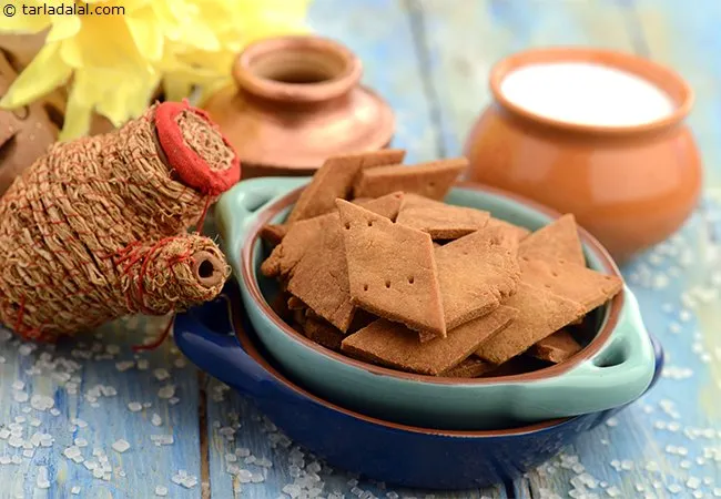 sweet shakarpara recipe | Maharashtrian shankarpali | kalakala | tukdi |