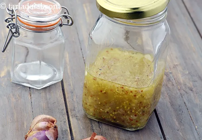 Shallot White Wine Vinegar Dressing