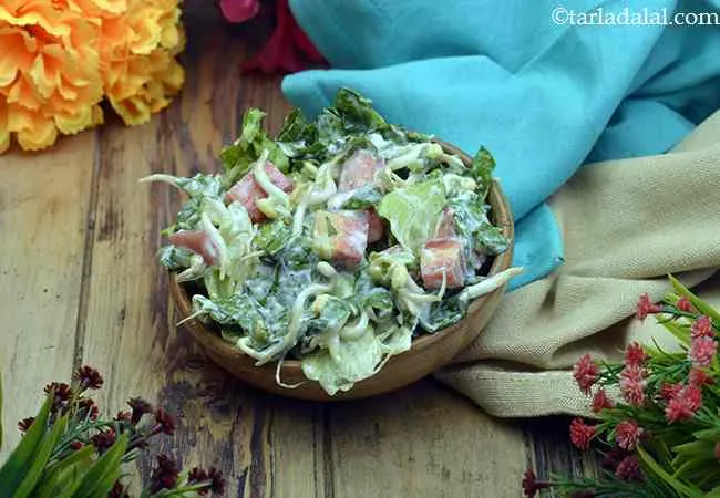 Spinach and Bean Sprouts Salad in Creamy Celery Dressing