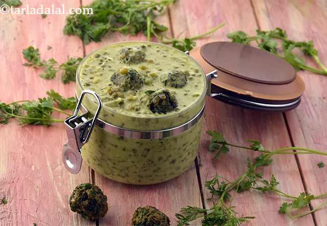  Sprouted Curry with Methi Muthia