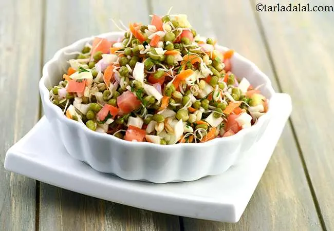 मूंग स्प्राउट्स का सलाद की रेसिपी | अंकुरित मूंग का सलाद | मूंग का सलाद | Sprouted Moong Salad