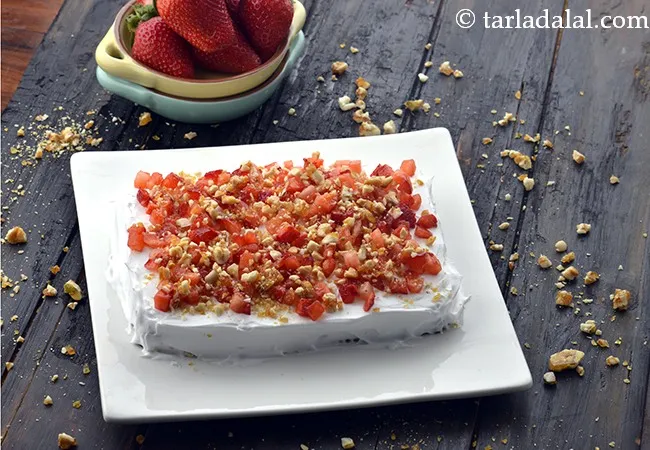 Strawberry Praline Cake