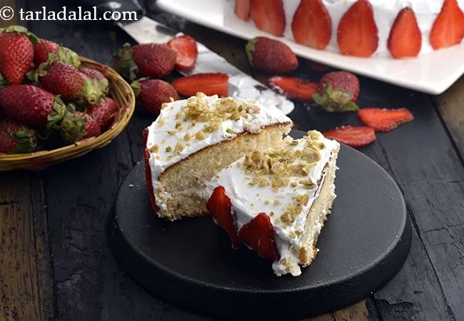 Strawberry and Pineapple Praline Cake