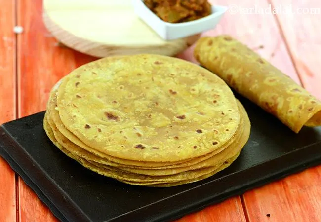 Thepla ( Gujarati Recipe)