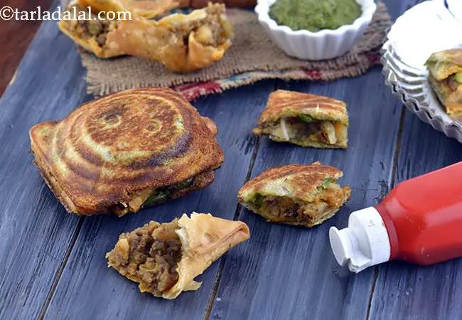  समोसा सैंडविच रेसिपी | टोस्टेड समोसा सैंडविच | समोसा सैंडविच - Toasted Samosa Sandwich