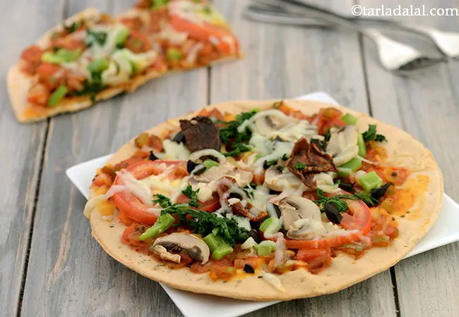 Tomato, Mushroom and Spinach Pizza
