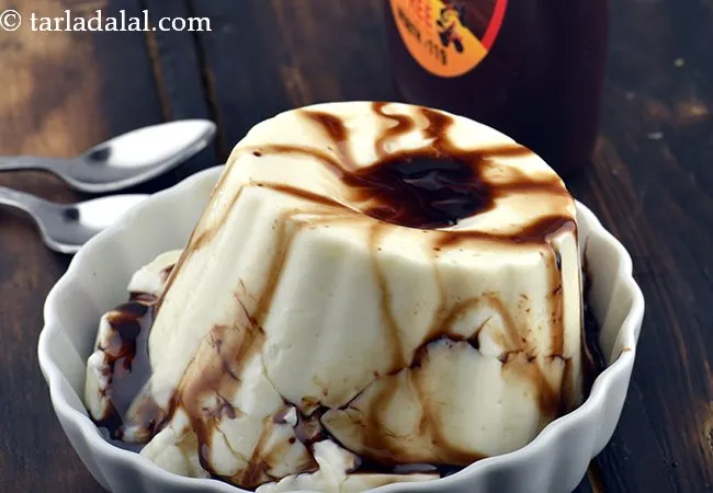 Vanilla Pudding with Chocolate Sauce